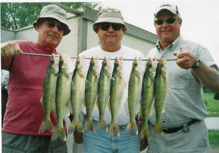 Chamberlain, SD  June Walleye Fishing!